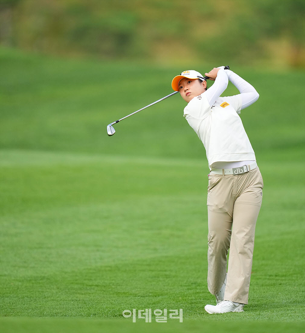 [포토]이지민,첫 버디를 향하여