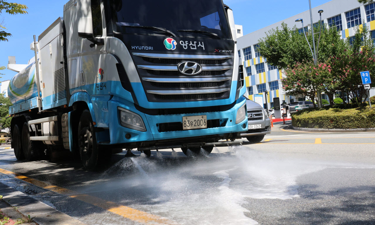 경남 양산 '41.4도' 살인 더위…사흘 연속 40도 넘어
