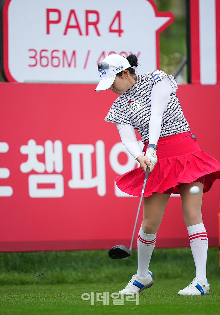 [포토]이세영,정확한 첫 임팩트