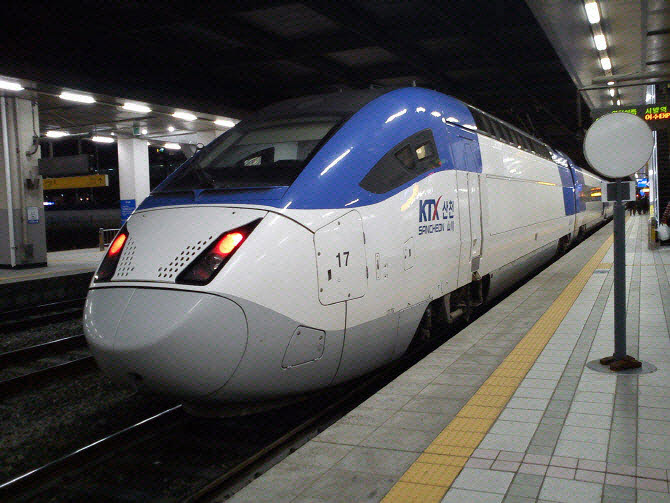 KTX·SRT 앱 하나로 예매한다…통합 '코레일+' 출시
