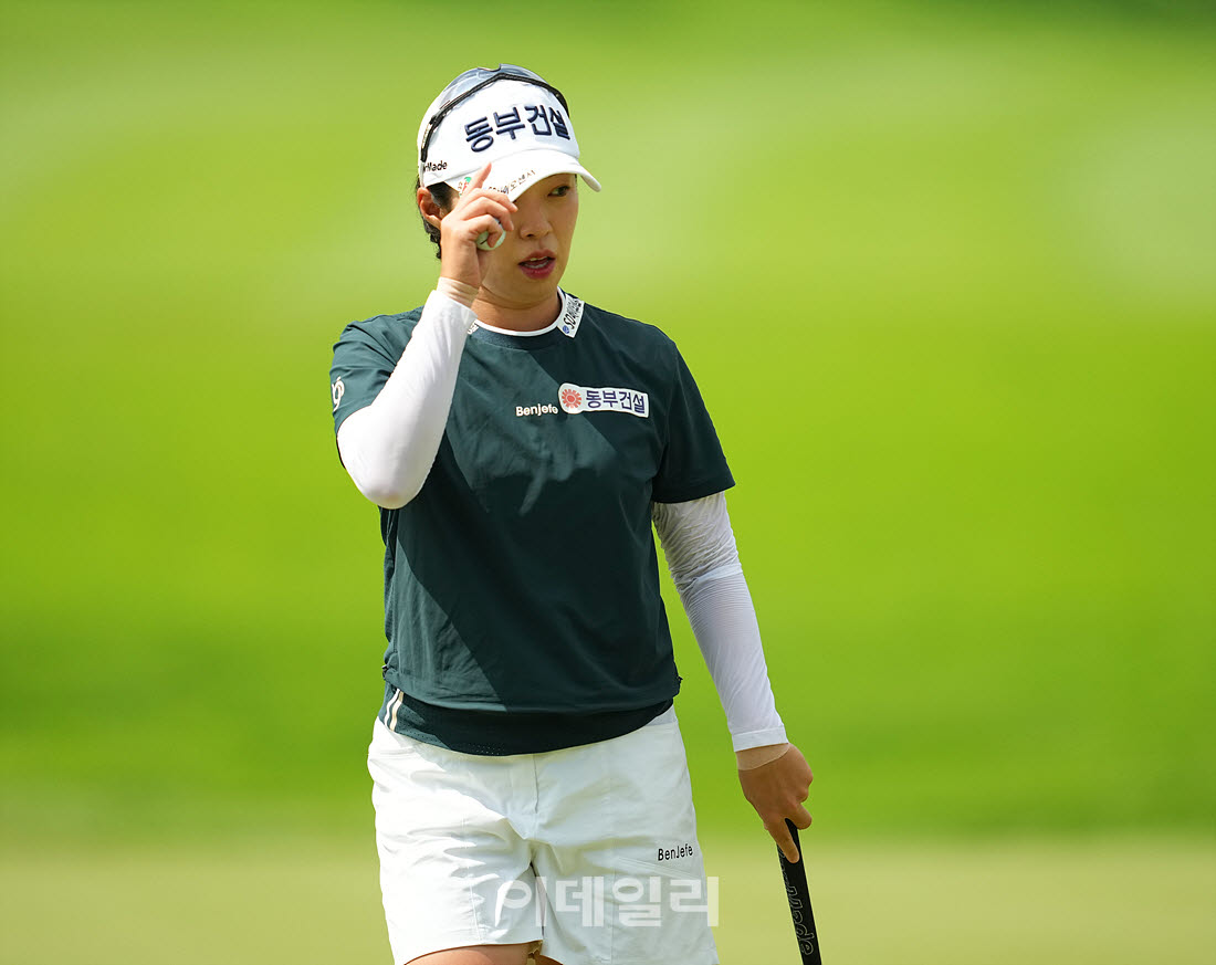 [포토]김수지,첫 홀 버디 감사