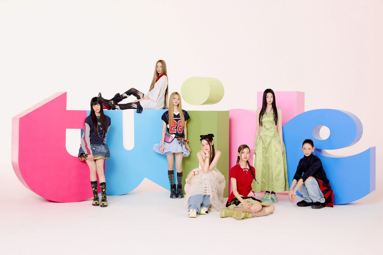 하이브 새 걸그룹 튜이드, 24일 데뷔 앨범 '튠 & 플레이' 발매