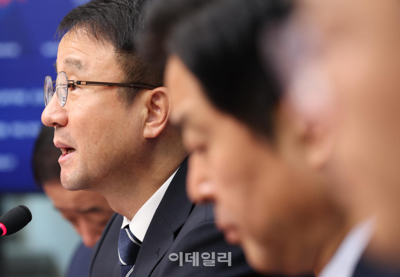 [포토]모두발언하는 한병도 당대표 직무대행