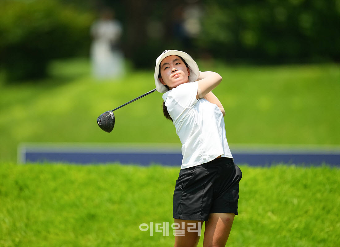 [포토]김윤지,버디를 향하여
