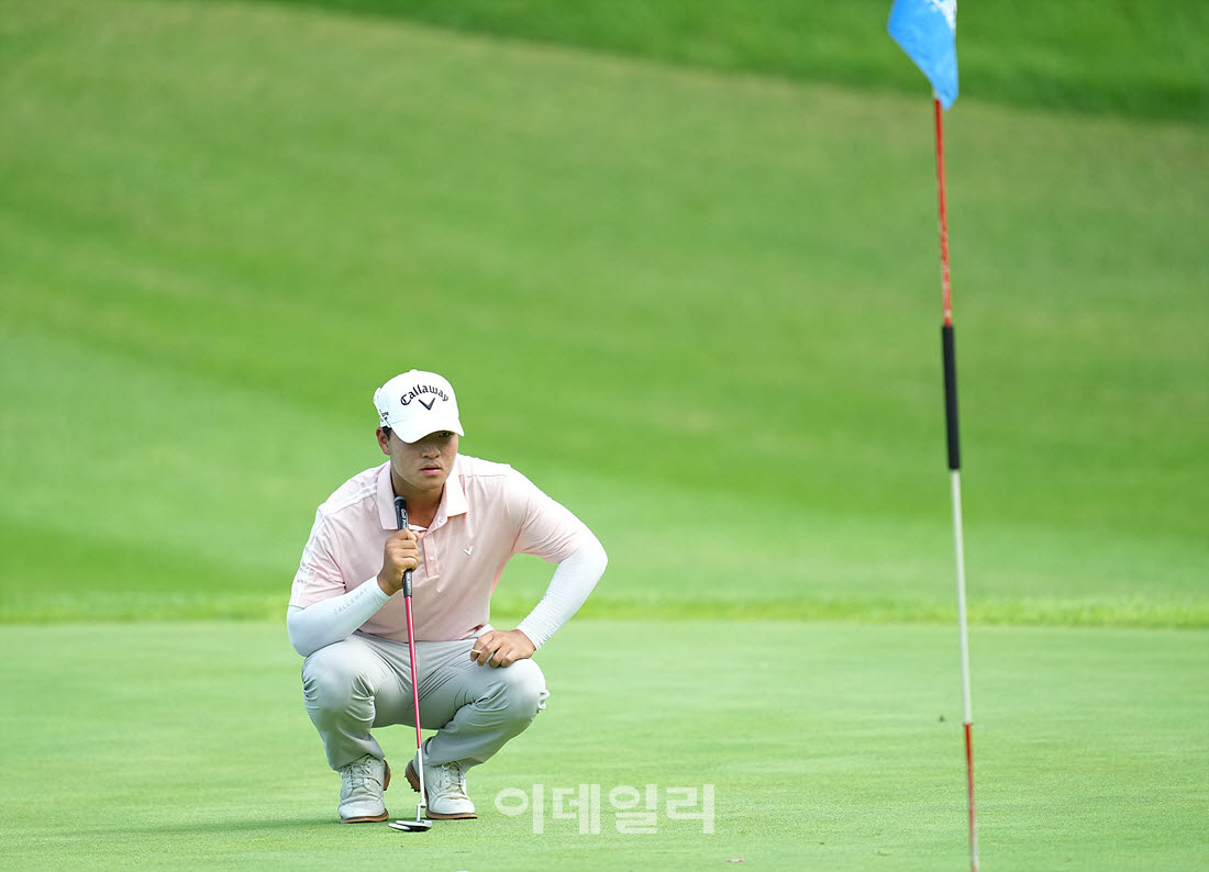 [포토]진호영,퍼트라인 신중하게 본다