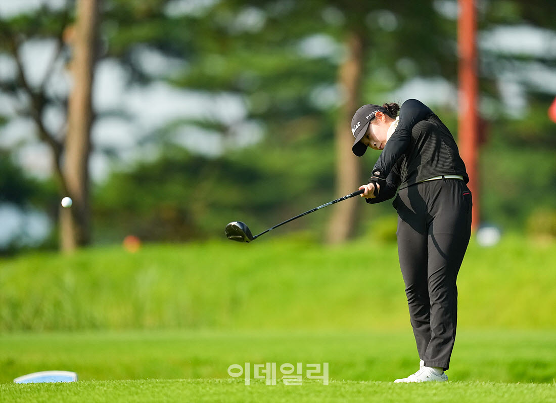 [포토]박안나,첫 홀 버디 향한 임팩 타구