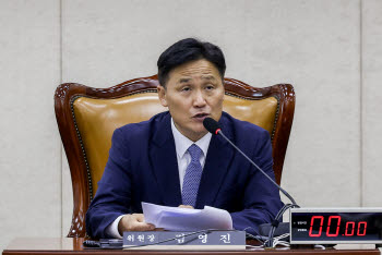 與김영진 “李대통령 지지율 우하향…핵심·중도층 이탈 모두 살펴야”