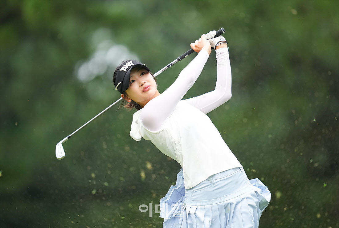 [포토]손지우,홀인원을 향하여