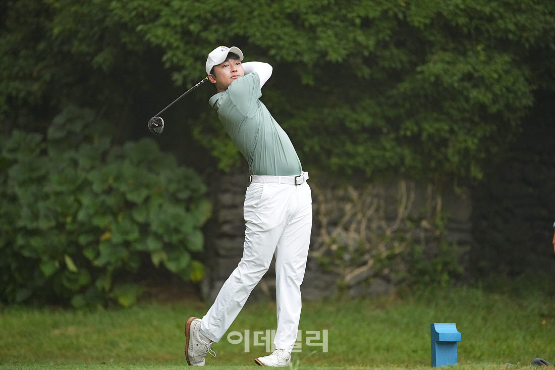 [포토]윤태환,정상을 향한 첫 티샷