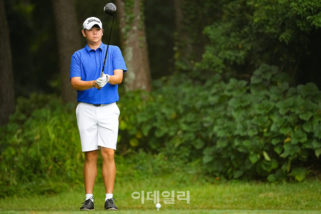 [포토]천교준,신중하게 본다