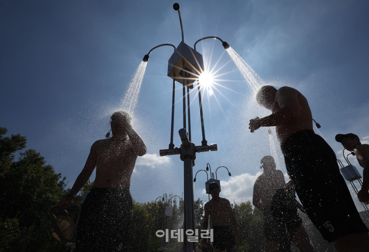 [포토]'입추' 하루 전 극한 폭염, '서울 39도'