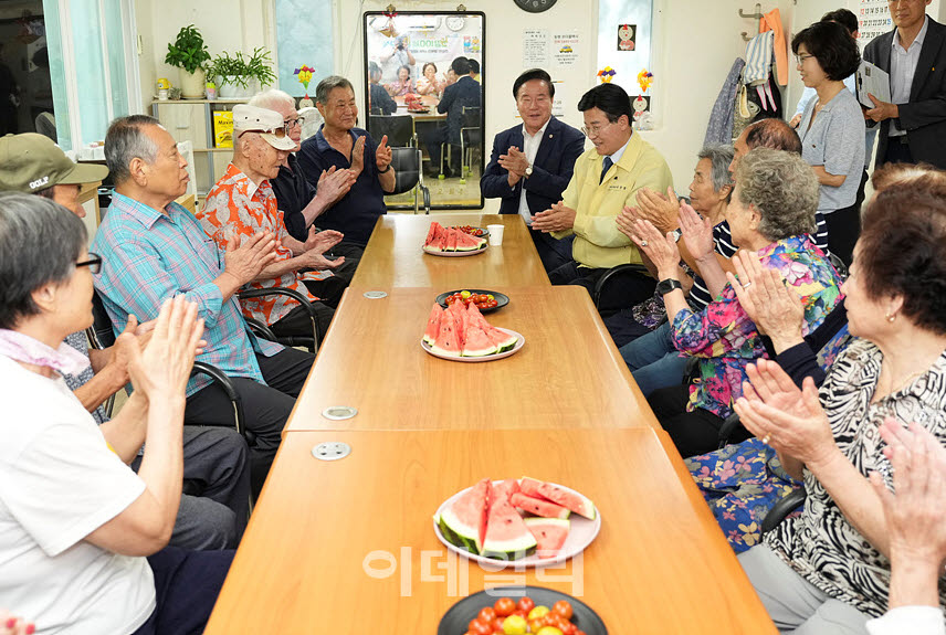 [포토] 종로구, 취약 어르신 낙상방지 지원 사업