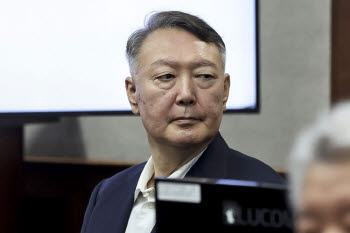 “국힘 397억 토해내나” 尹 항소심 재판부는…권성동 1억 판결