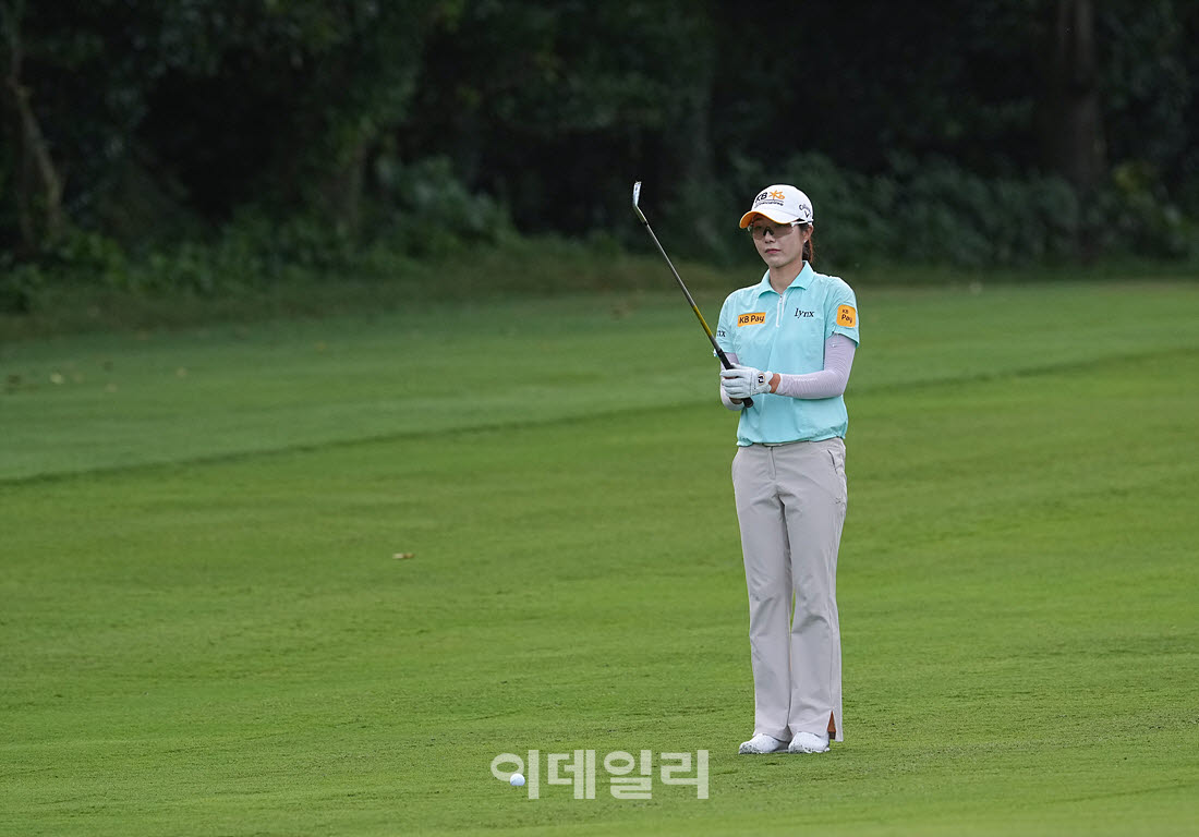 [포토]안송이,첫 홀 버디를 노린다