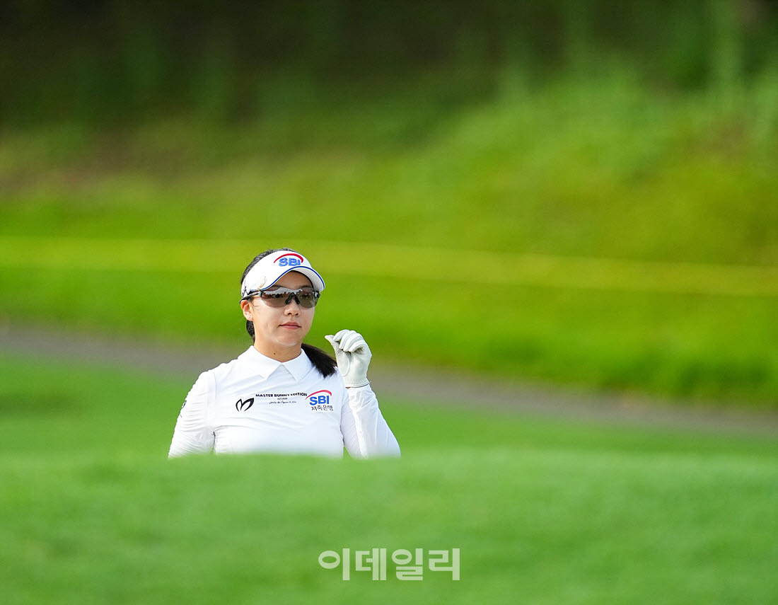 [포토]강민진,벙커샷을 준빈한다