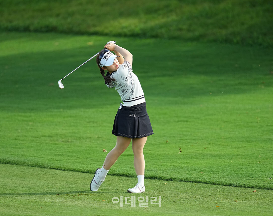 [포토]노승희,그린에 올라가라