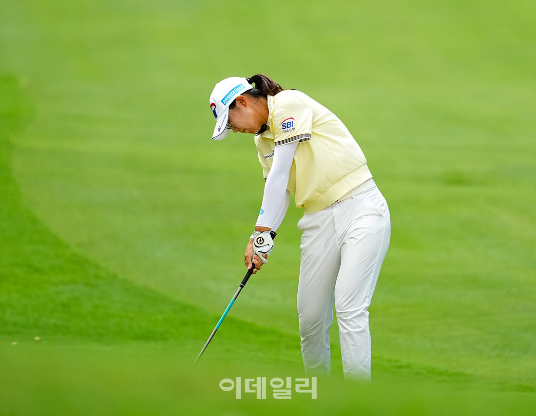 [포토]김가희,러프에서 강한 탈출 임팩