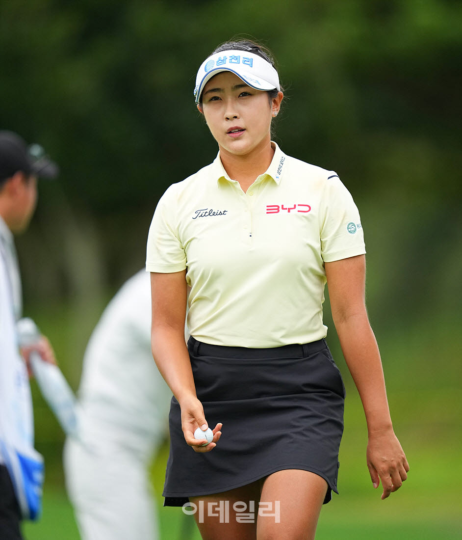[포토]김민주,기분 좋은 버디 성공