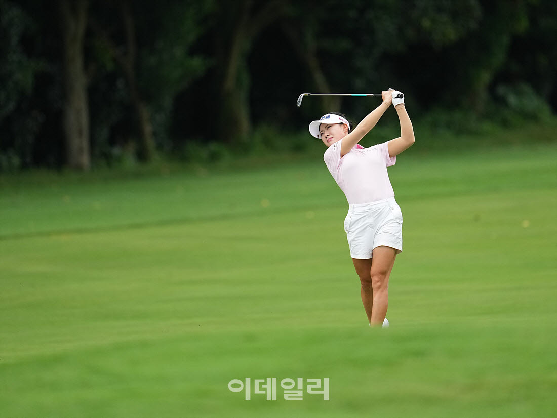 [포토]서어진,버디 위해 붙인다