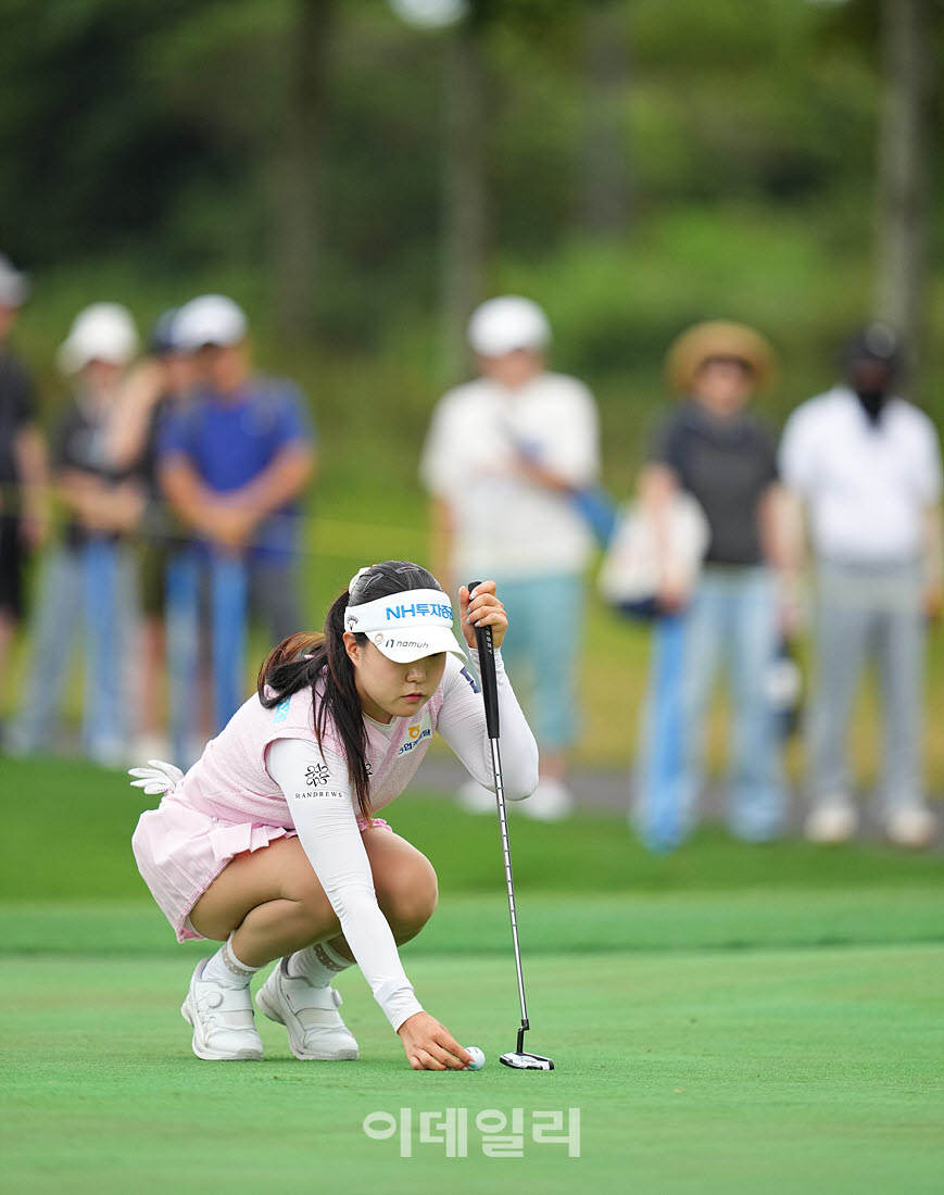 [포토]최정원,신중하게 라인을 맞춘다