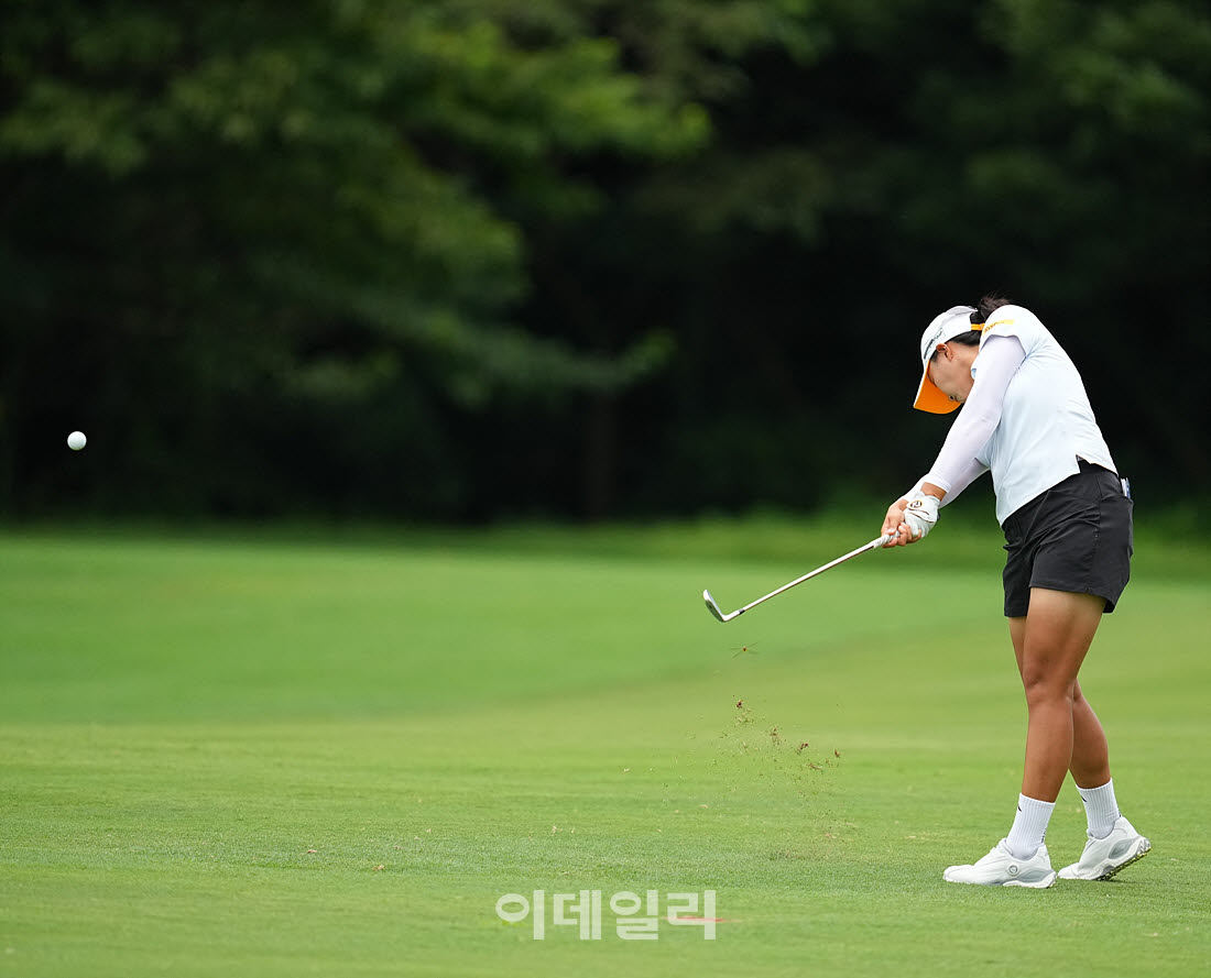[포토]박예지,날카로운 아이언 임팩
