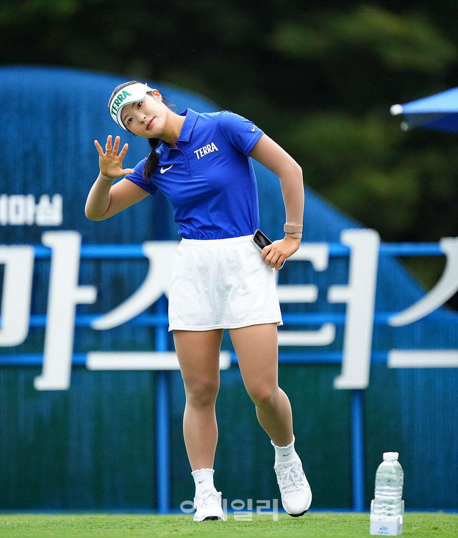 [포토]김민별,반가운 첫 인사