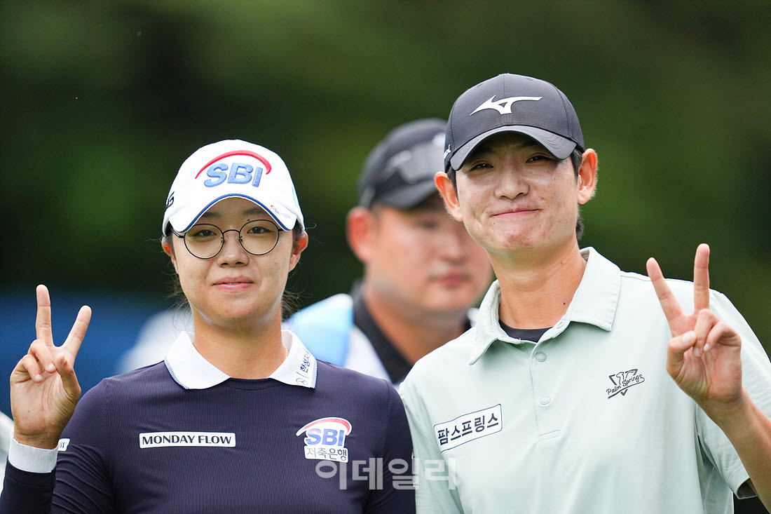 [포토]김가희-김나현,콤비 미소 브이