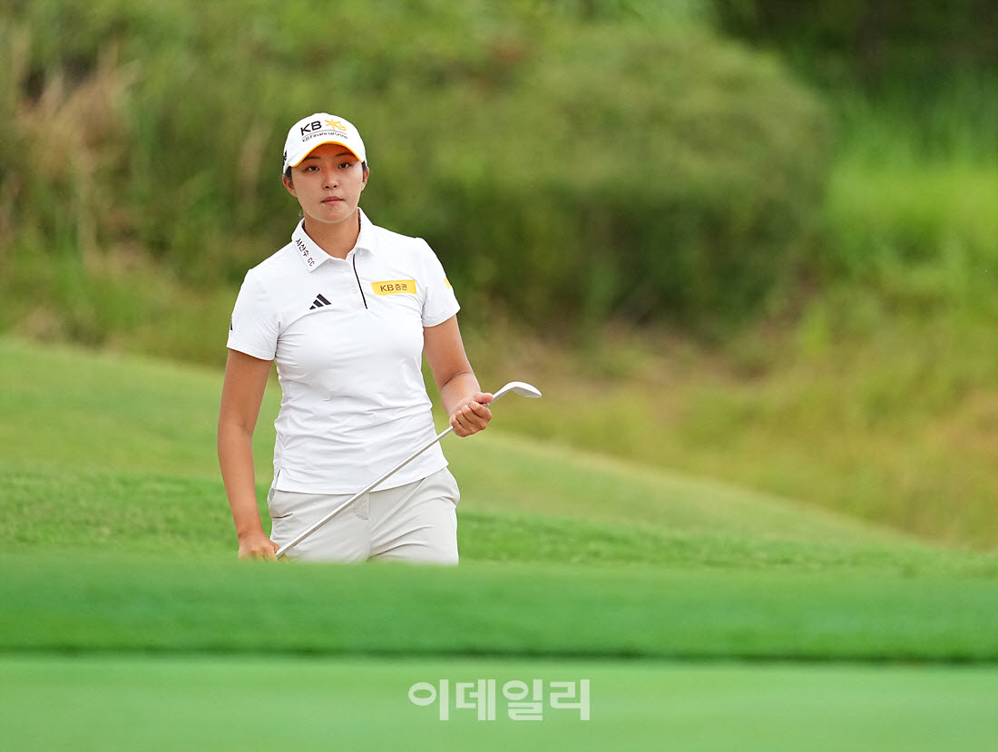 [포토]박예지,벙커샷을 준비한다