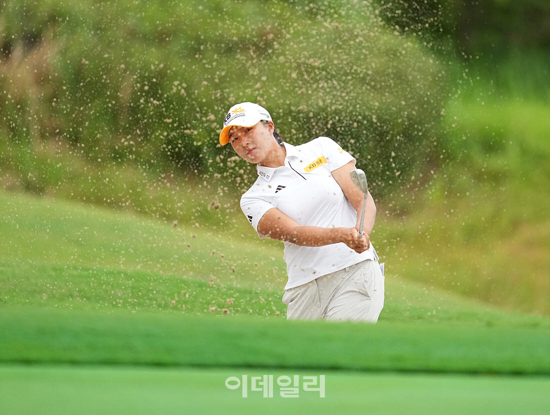 [포토]박예지,강력한 모래 폭발