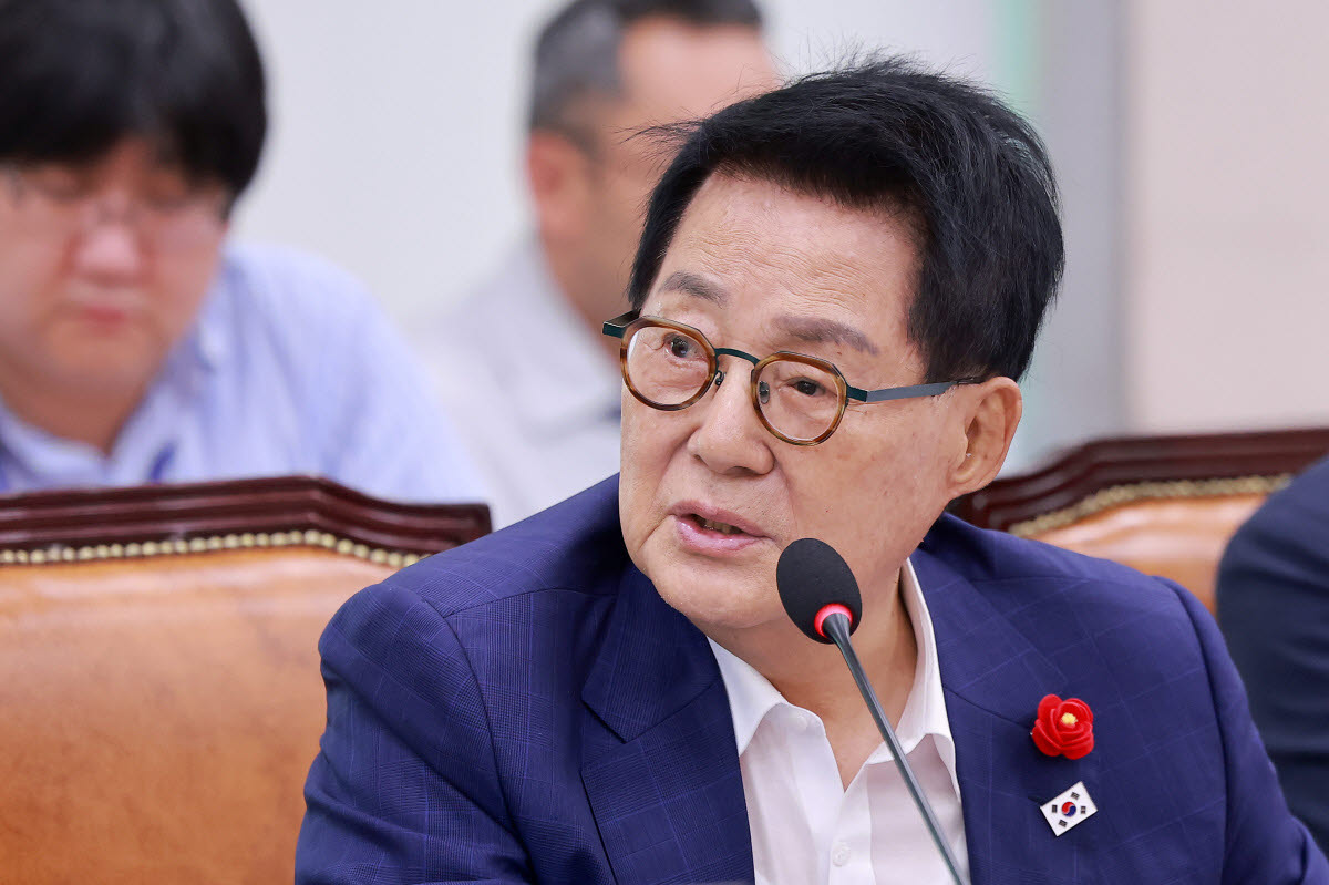 박지원, 버스 하우스 논란에 “해프닝? 닥치고 사과해야”