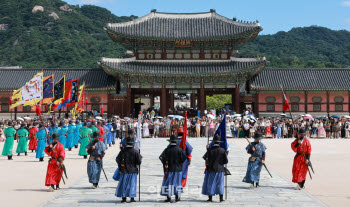 "이제야 살겠네"…`입추 매직`에 주춤한 극한 폭염