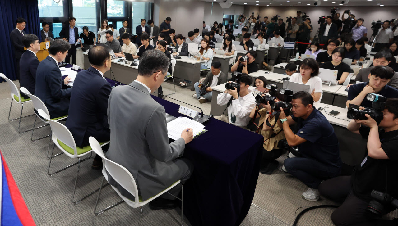 [포토]부동산 대책 발표에 쏠린 관심