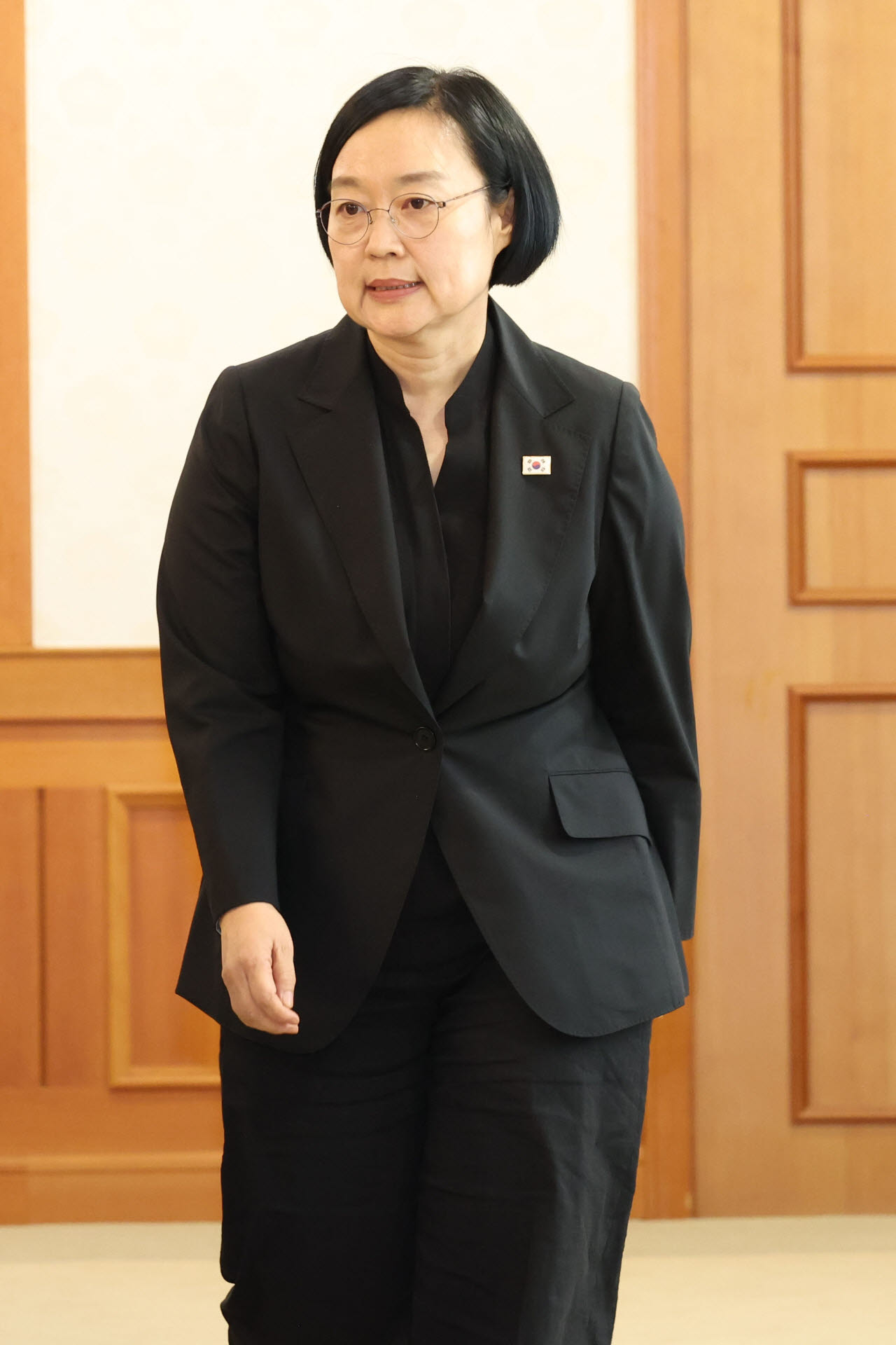 [포토]주택 신속공급 점검회의 참석하는 한성숙 총리