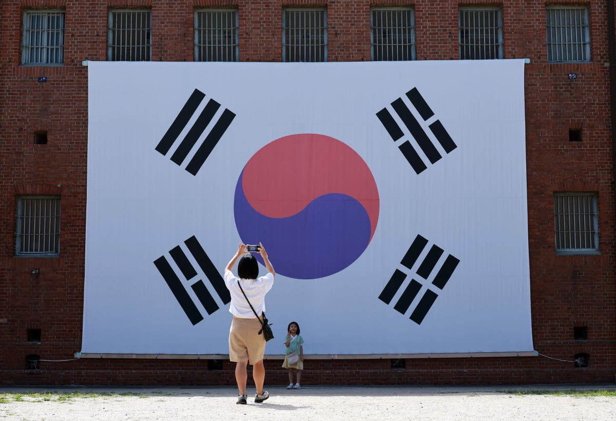 제81주년 광복절 경축식…AI로 되살린 선열과 만세삼창