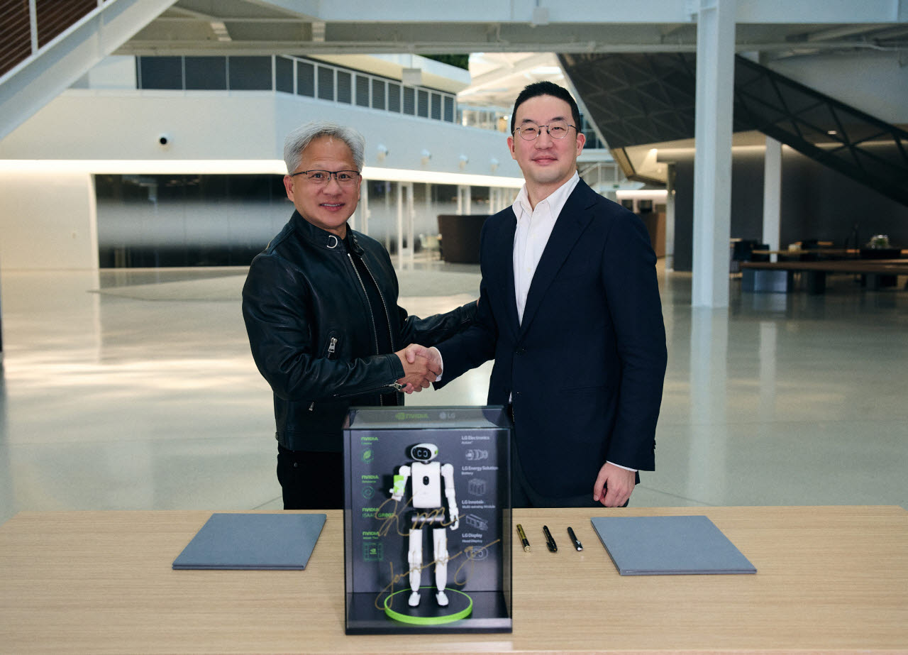 구광모·젠슨황 '삼겹살 회동'이…LG·엔비디아 피지컬AI 동맹으로