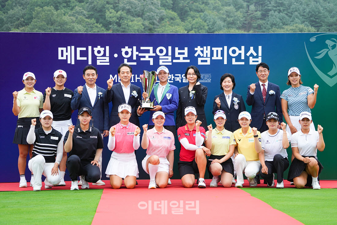 [포토]서교림,우승의 기쁨은 동료들과 함께
