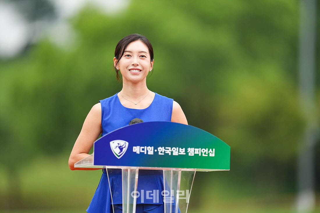 [포토]홍재경 아나운서,반가운 미소