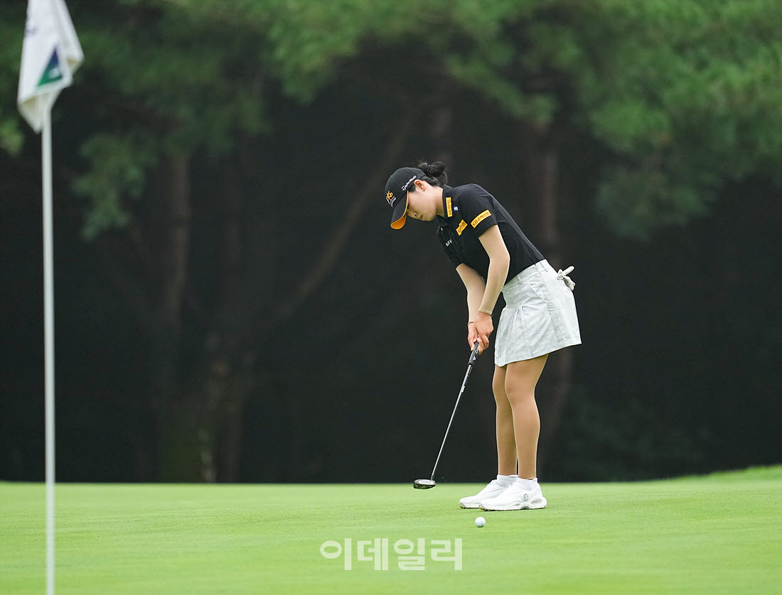 [포토]방신실,첫 홀 버디 도전