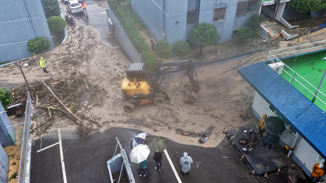 가뭄 직후 거제에 910mm 물폭탄…“성난 지구의 채찍질”
