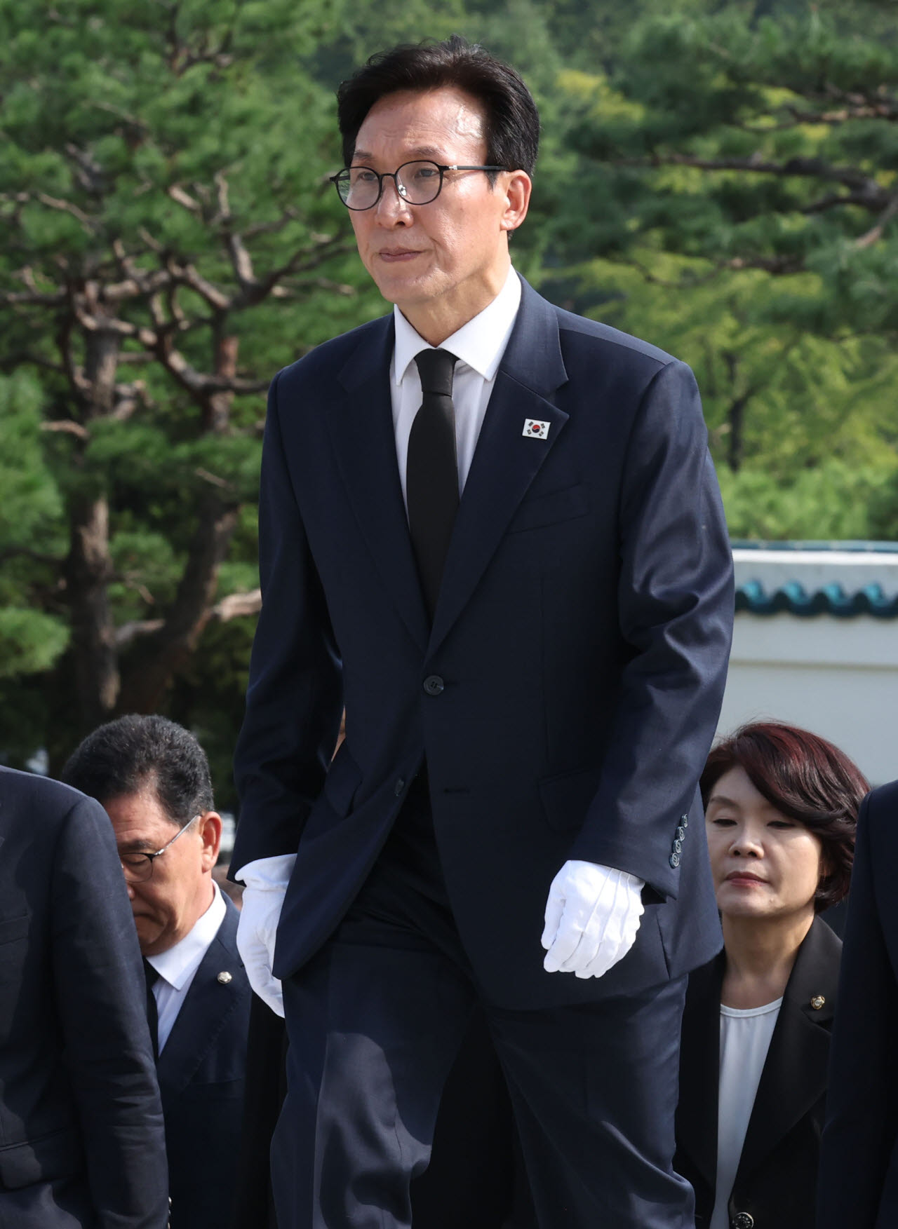 [포토]김민석 민주당 신임 대표, 현충원 참배