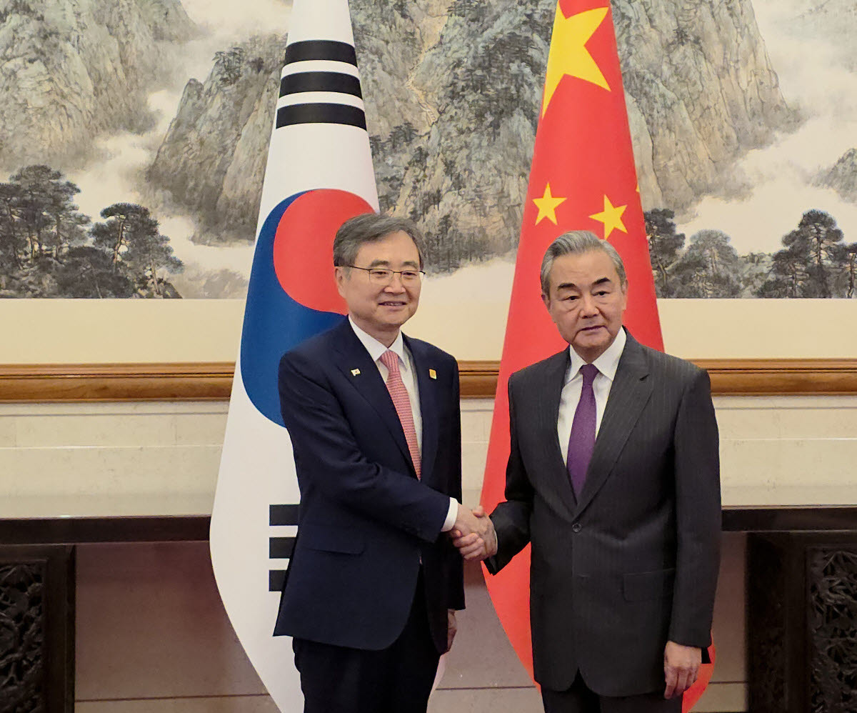 中왕이, 내일 한국行…北비핵화·종전 위한 다자논의 접점 찾을까