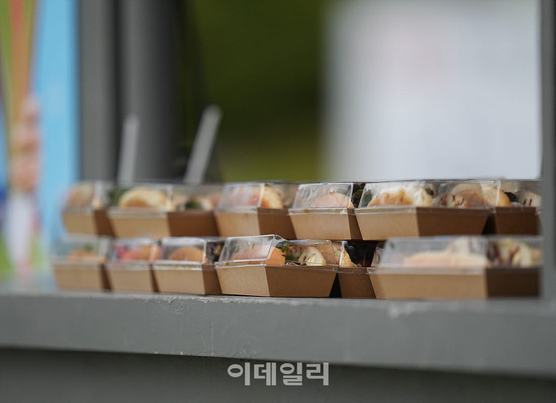 [포토]서교림 우승 기념 푸드 트럭 핫도그