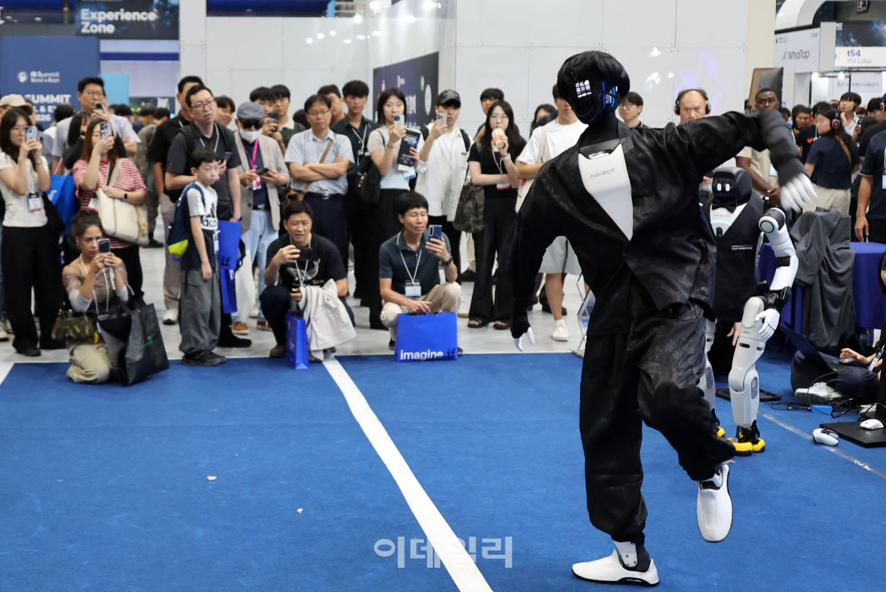 [포토] 로봇 춤 시연