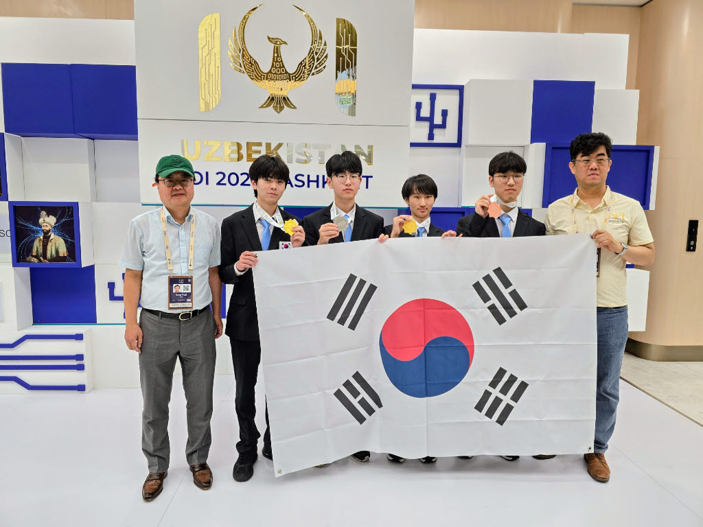 '국제정보올림피아드'서 한국대표단 전원 메달