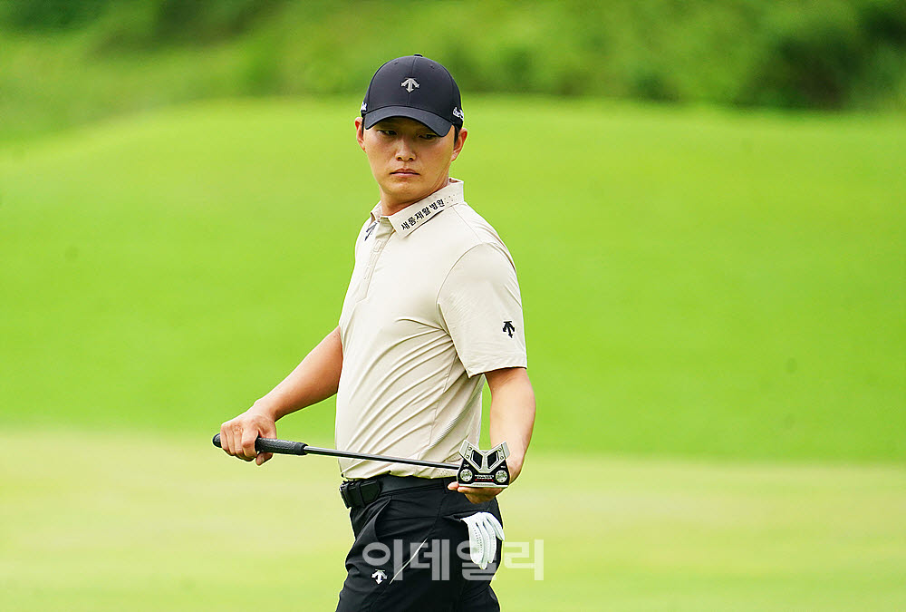 [포토] 김영수, 신중히 살피는 그린