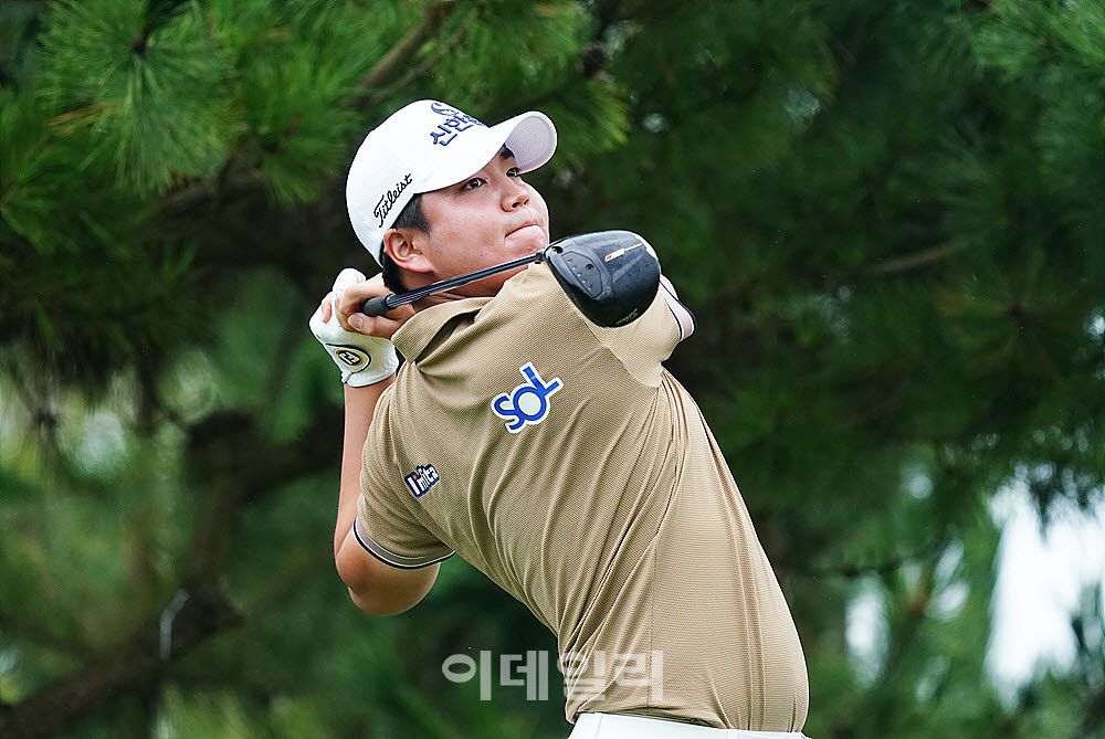 [포토] 장유빈, 파워샷으로 우승을 노린다