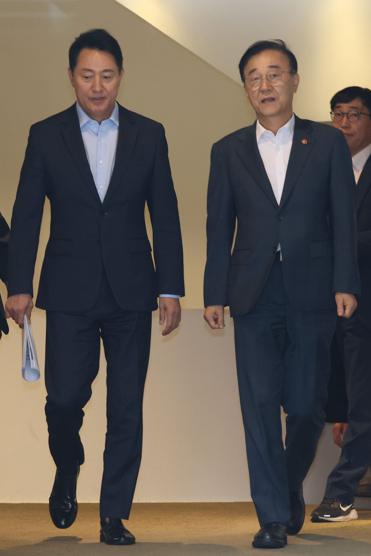 [포토]면담장 나서는 김윤덕 장관-오세훈 시장