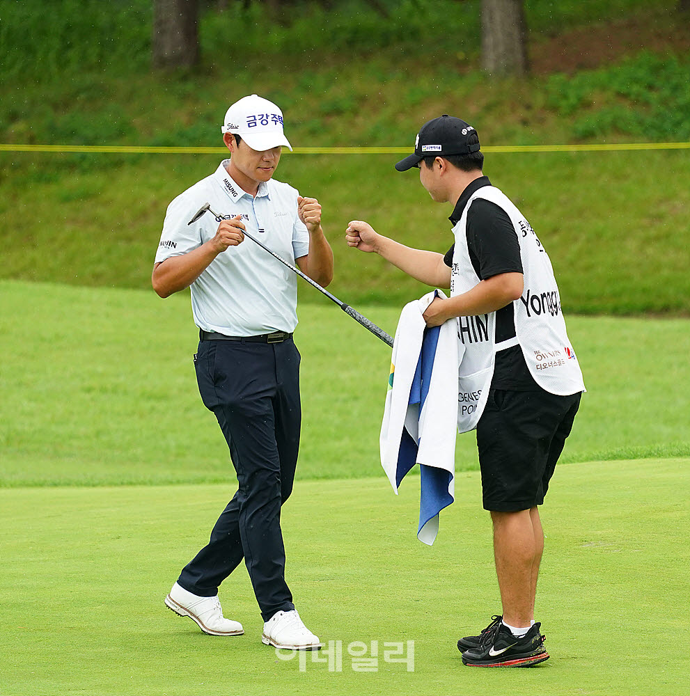 [포토] 신용구, 나이스 버디