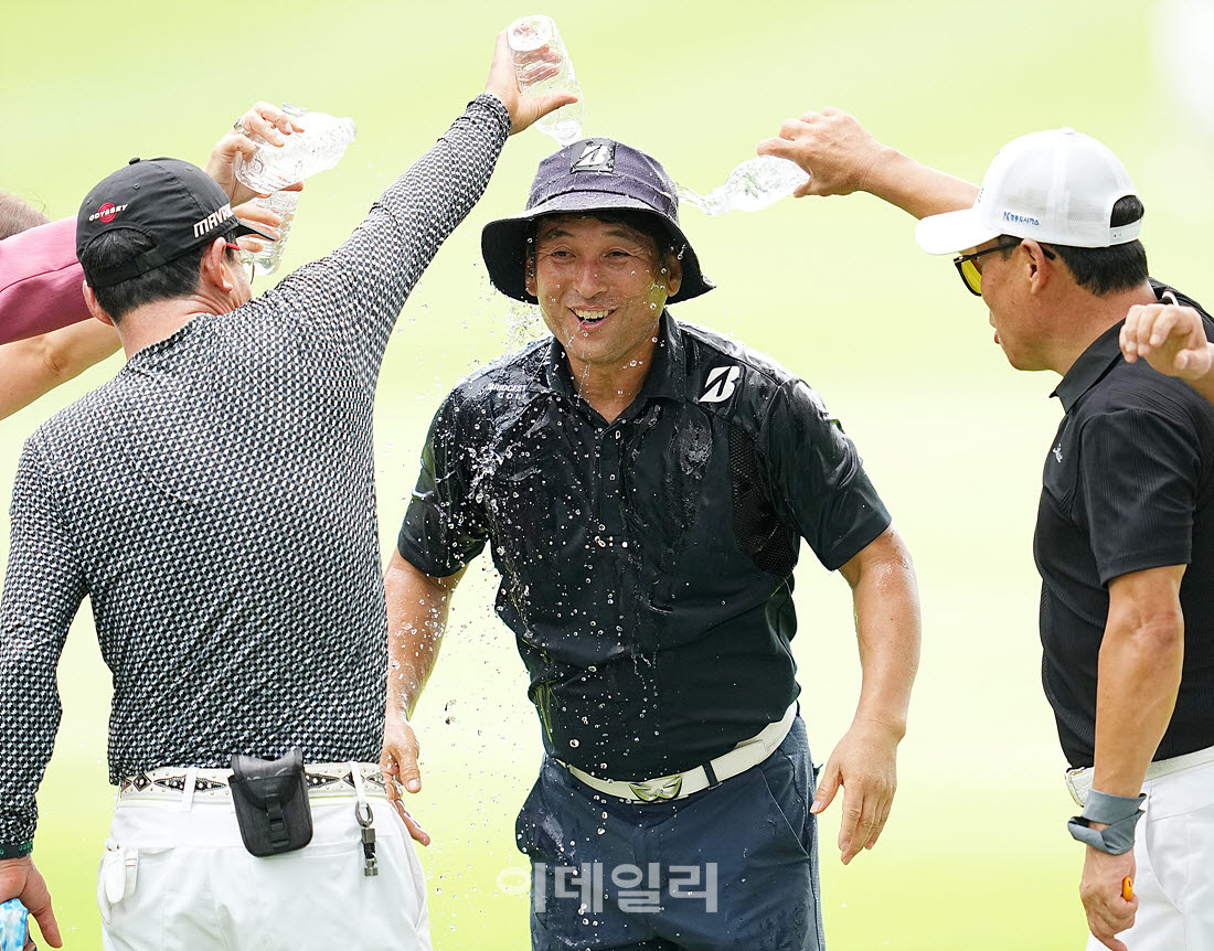 [포토]강봉석,첫 출전 우승의 기뻐요