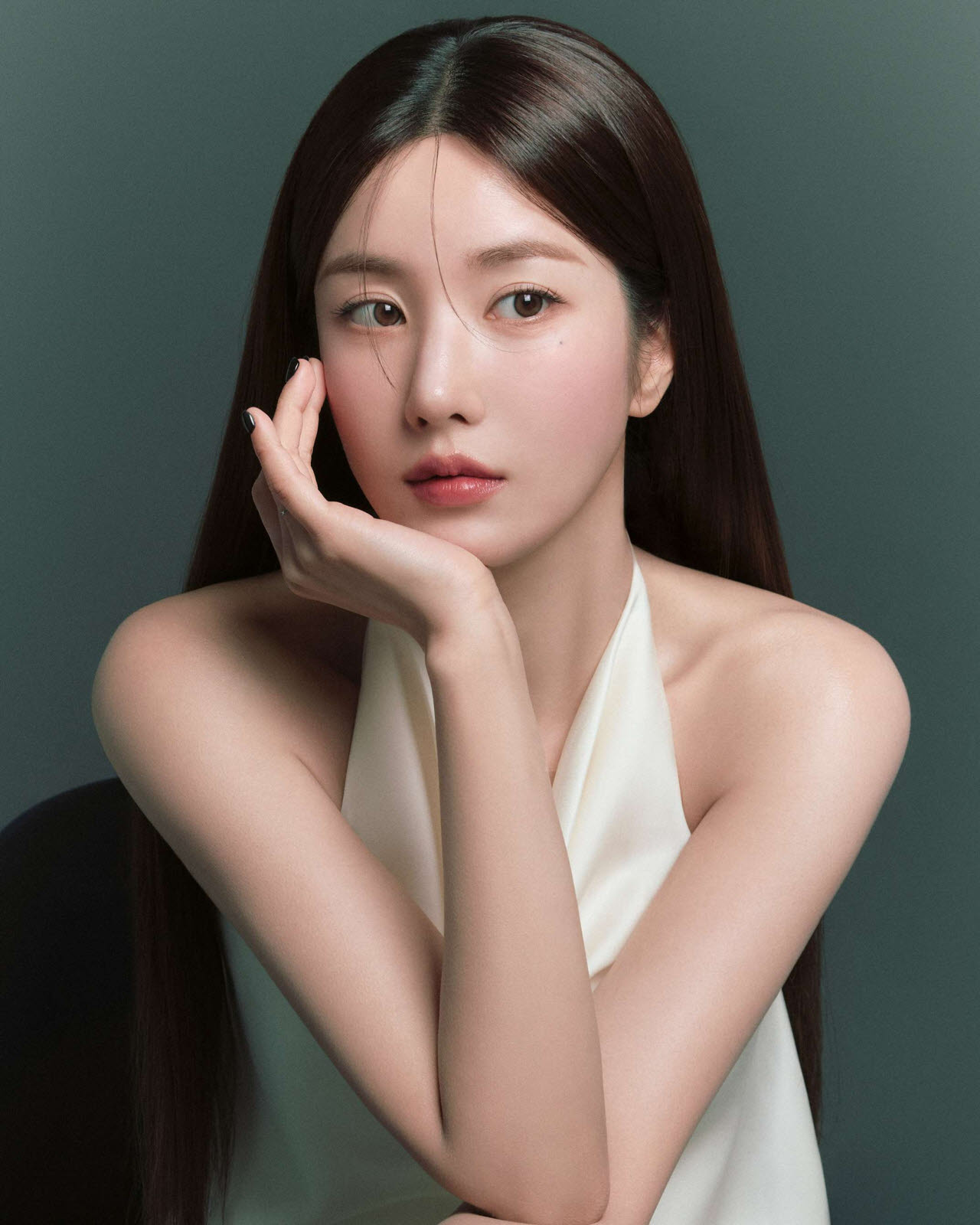 둥지 옮긴 권은비, 1년 4개월 공백 깨고 내달 컴백
